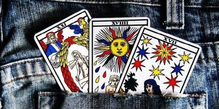 Гадание на 3 картах Таро онлайн — на настоящее и будущее